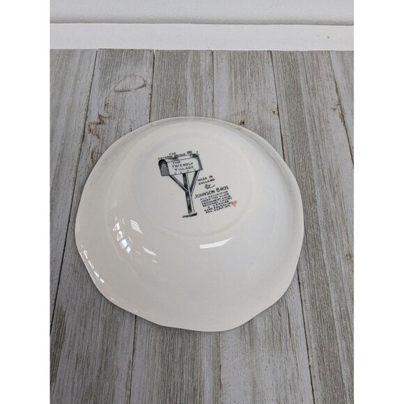 Vintage Johnson Brothers Friendly Village Rimmed Soup Bowl 6" - Picture 3 of 5